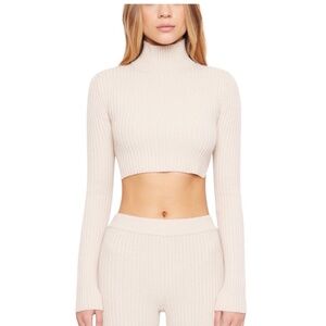 Guizio wool blend open back top